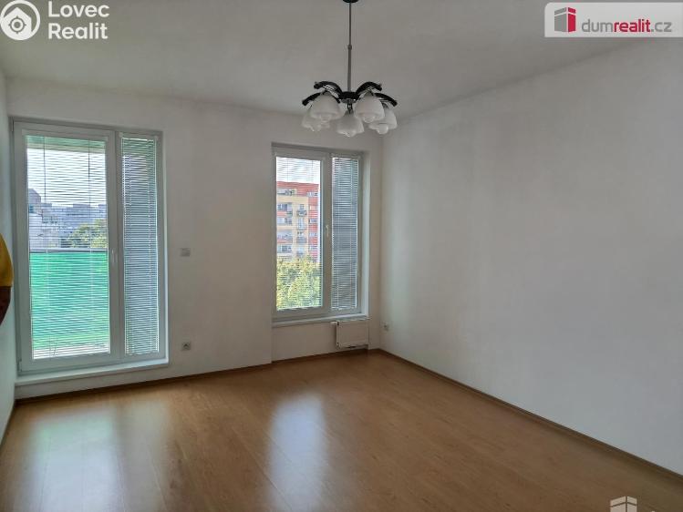 Pronájem bytu 3+KK Praha 18, Nepomuckých č. 8