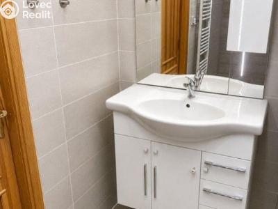 Pronájem bytu 3+1 Praha, Dehtínská č. 6