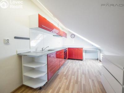 Оренда квартири 3+1 Praha, Dehtínská č. 5