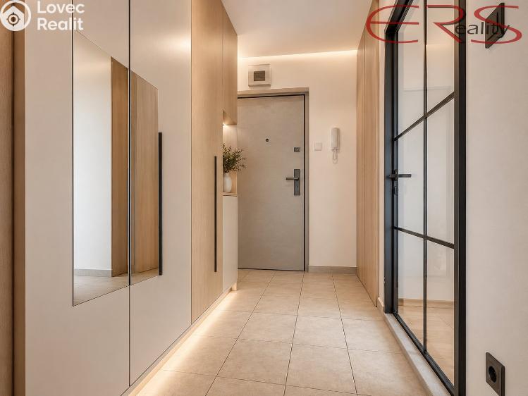 Sale apartment 2+KK Praha, Nekvasilova 571/21 č. 12