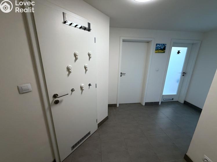 Sale apartment 2+KK Praha, Tupolevova 893/16 č. 11