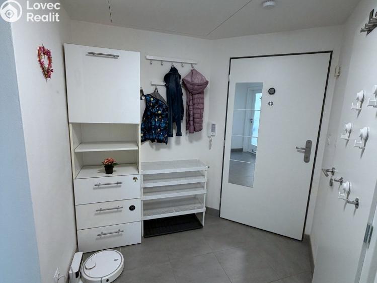 Sale apartment 2+KK Praha, Tupolevova 893/16 č. 12