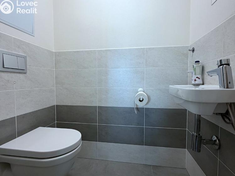 Sale apartment 2+KK Praha, Tupolevova 893/16 č. 16