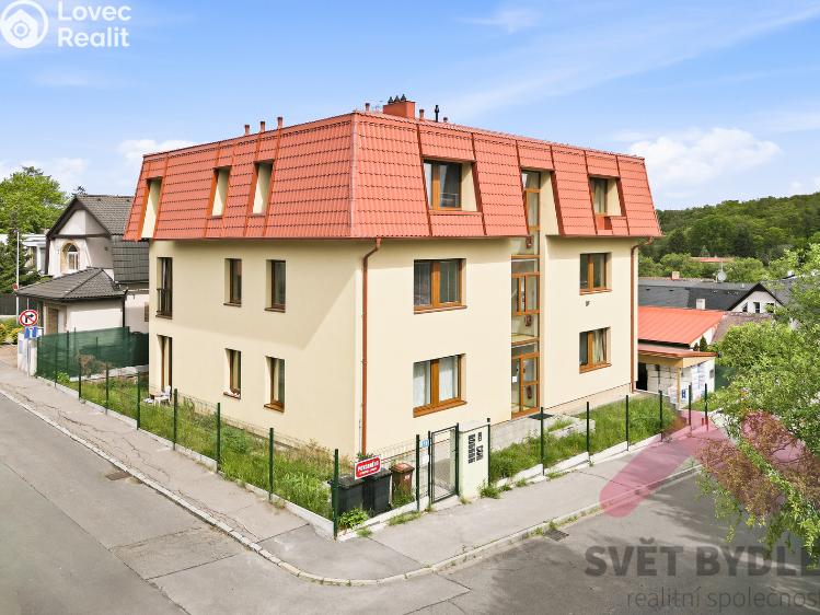 Pronájem bytu 1+KK Praha, Pokorného 1168/21 č. 10