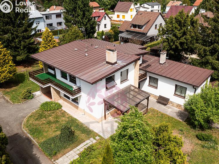 Продажа семейного дома Úvaly, Dobročovická 948 č. 3