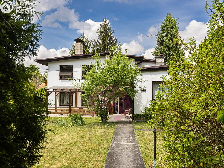Продажа семейного дома Úvaly, Dobročovická 948 č. 6