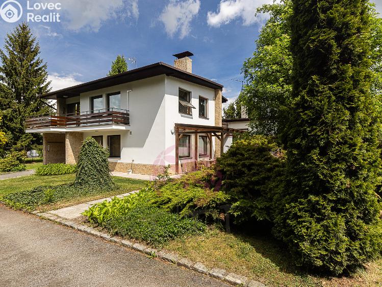 Продажа семейного дома Úvaly, Dobročovická 948 č. 7