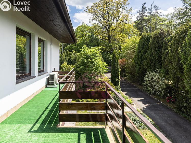 Продажа семейного дома Úvaly, Dobročovická 948 č. 13