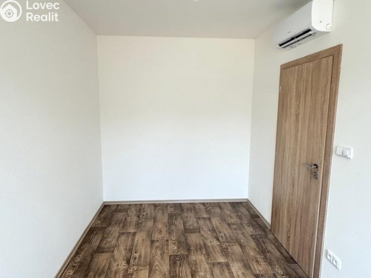 Pronájem bytu 2+KK Pardubice, Křemenská č. 5