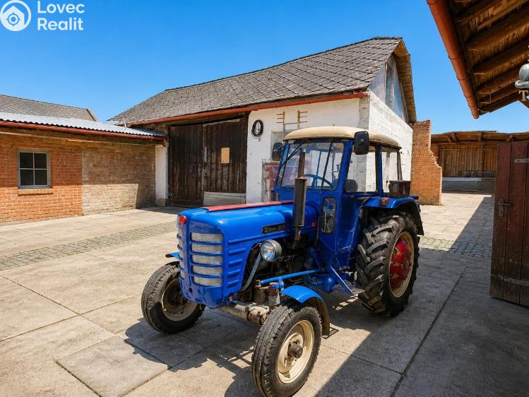 Prodej rodinného domu Ústín č. 8