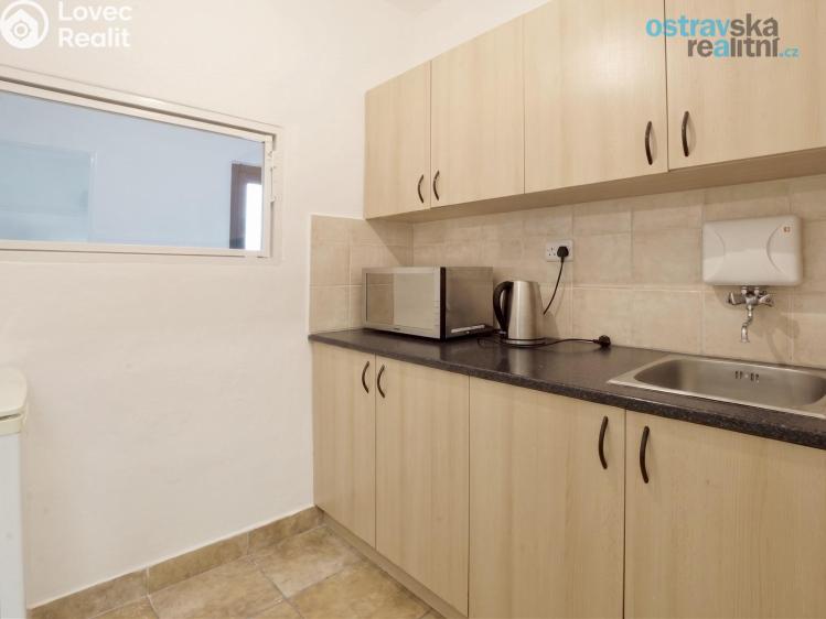 Продажа офисного помещения Ostrava, Obránců míru 238/33 č. 9