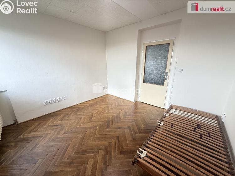 Pronájem bytu 3+KK Praha 10, Žernovská č. 11