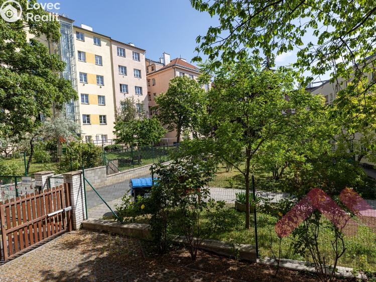 Pronájem bytu 1+KK Praha, Tolstého 979/4 č. 5