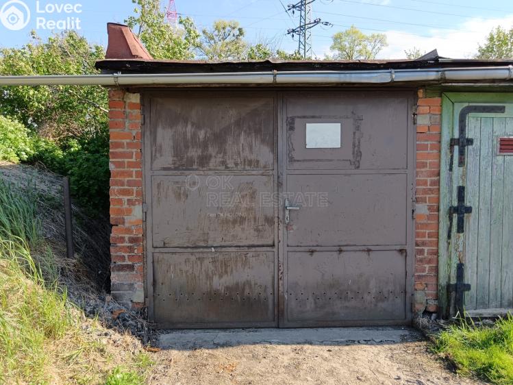 Sale garage Otrokovice, Dvořákova č. 1