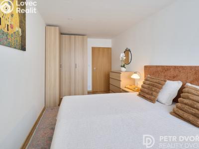 Sale apartment 4+1 Praha, Kovářova č. 16