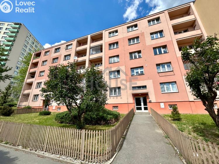 Sale apartment 2+1 Praha, Sněženková 2579/9 č. 1
