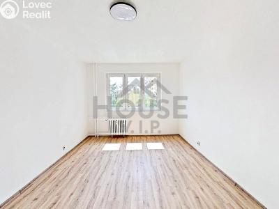 Sale apartment 2+1 Praha, Sněženková č. 17