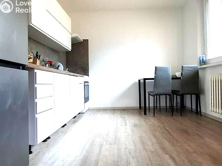 Sale apartment 4+1 Vyškov, Sídliště Osvobození č. 4