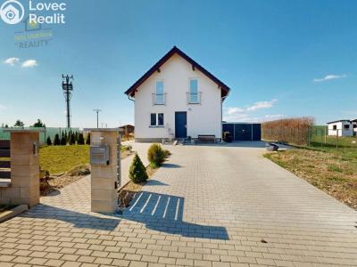 Продаж сімейного будинку Kněžmost, Západní 415 č. 1