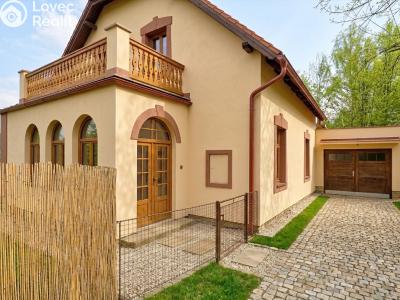 Продаж сімейного будинку Úpice, Macharova 792 č. 9