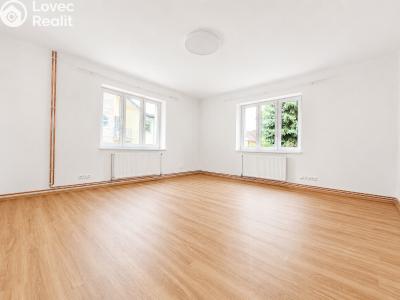 Pronájem bytu 3+1 Bělá pod Bezdězem, Husova 376 č. 3