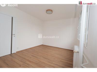 Аренда квартиры 2+KK Praha 9, Veltruská č. 12