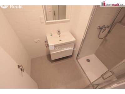 Аренда квартиры 2+KK Praha 9, Veltruská č. 19