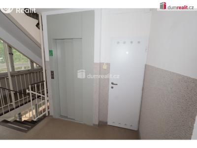 Аренда квартиры 2+KK Praha 9, Veltruská č. 25