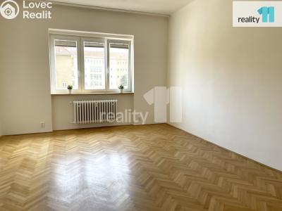 Pronájem bytu 3+1 Praha 3, Biskupcova č. 8