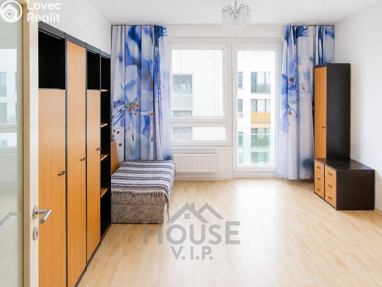 Sale apartment 2+KK Praha, Makedonská č. 1