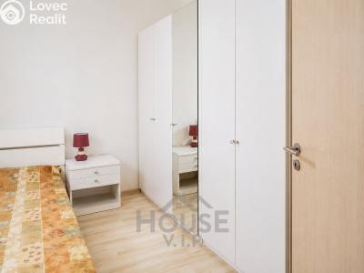 Продаж квартири 2+KK Praha, Makedonská č. 3