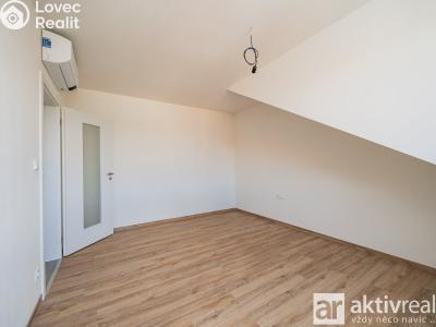 Pronájem bytu 2+KK Ovčáry, Na Bulánce 330 č. 7