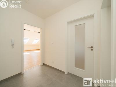Pronájem bytu 2+KK Ovčáry, Na Bulánce 330 č. 13
