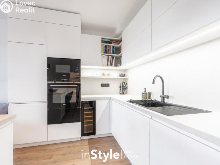 Pronájem bytu 2+KK Staré Město, Svatovítská 583 č. 4