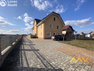 Pronájem bytu 4+KK Lochenice č. 23