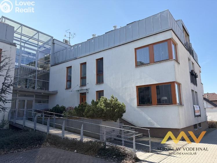 Pronájem bytu 4+KK Hradec Králové, Národních mučedníků č. 1