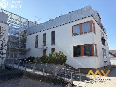 Pronájem bytu 4+KK Hradec Králové, Národních mučedníků č. 1
