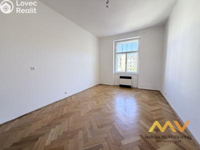 Pronájem bytu 2+KK Hradec Králové, Nerudova č. 3