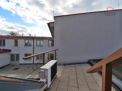 Prodej rodinného domu Cerhenice, Na vinohradech 207 č. 12