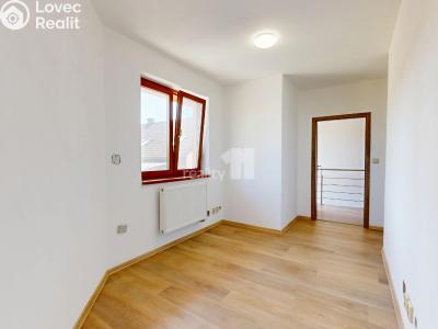 Оренда квартири 4+KK Senožaty č. 14