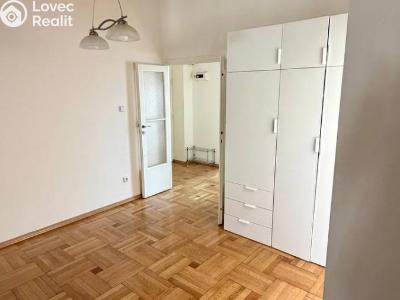 Pronájem bytu 3+1 Praha, Francouzská č. 8
