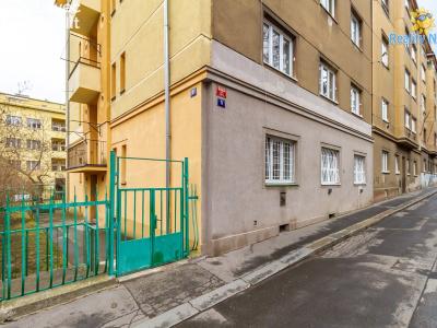 Prodej bytu 1+1 Praha, U družstev č. 9