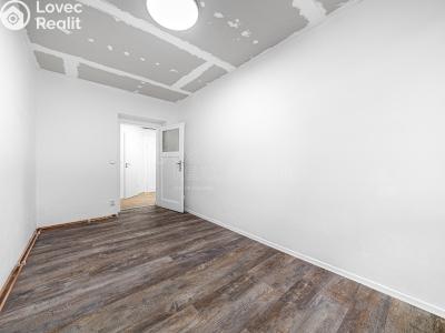 Prodej bytu 4+1 Karlovy Vary, Kosmonautů č. 8