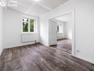 Prodej bytu 4+1 Karlovy Vary, Kosmonautů č. 14