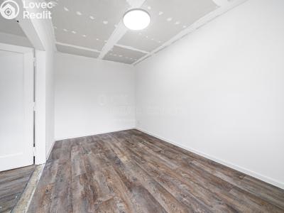 Prodej bytu 4+1 Karlovy Vary, Kosmonautů č. 15