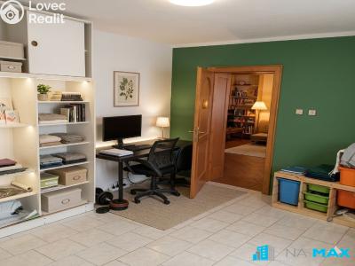 Продаж торгового приміщення Znojmo, Divišovo náměstí č. 25