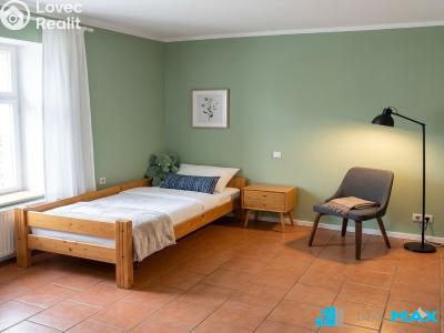 Продаж торгового приміщення Znojmo, Divišovo náměstí č. 26