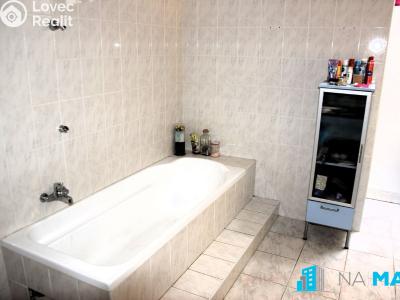 Продаж торгового приміщення Znojmo, Divišovo náměstí č. 30