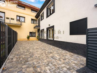 Продаж нестандартної квартири Praha, Elišky Přemyslovny č. 30