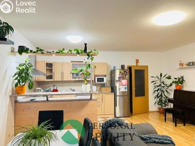 Sale apartment 4+KK Milovice, Kaštanová č. 9